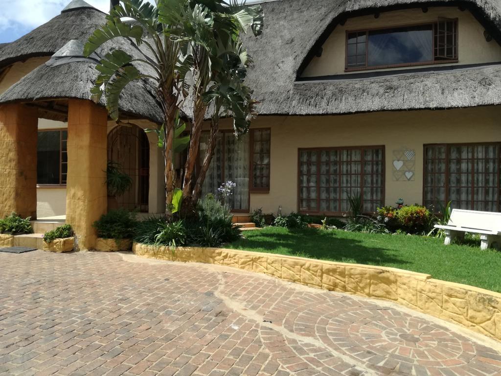 All Over Africa Guest House Kempton Park Exterior photo