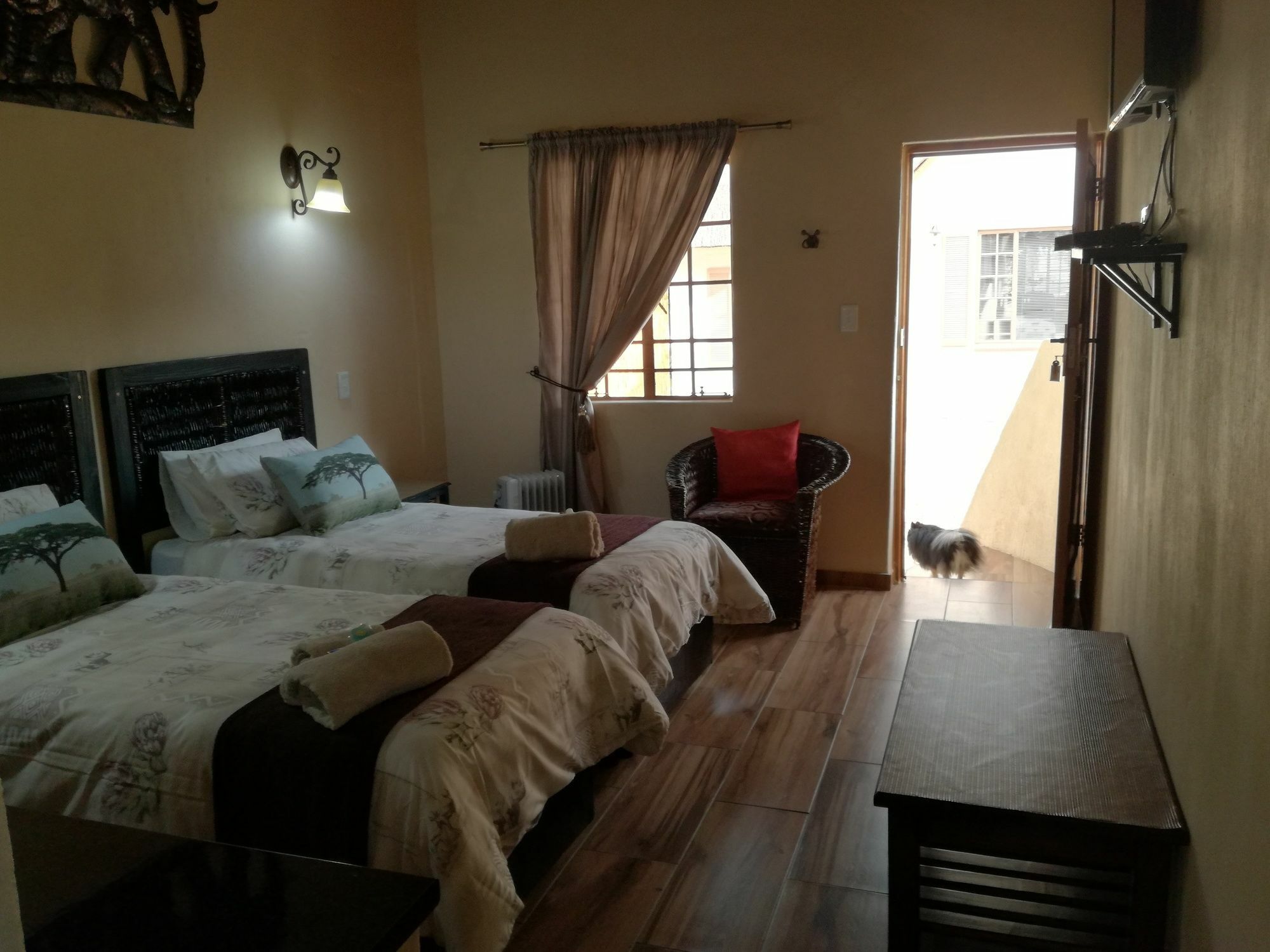 All Over Africa Guest House Kempton Park Exterior photo
