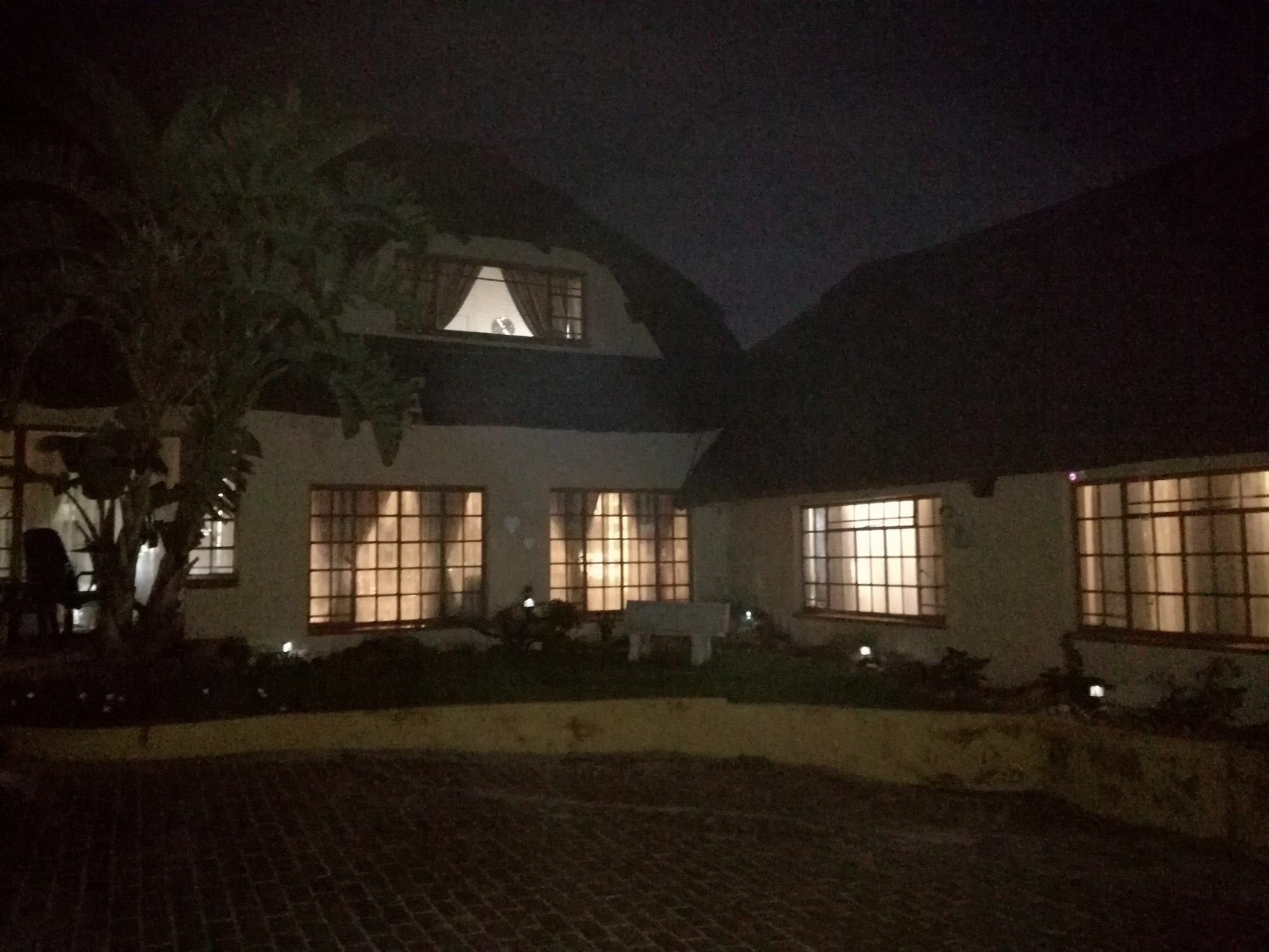 All Over Africa Guest House Kempton Park Exterior photo