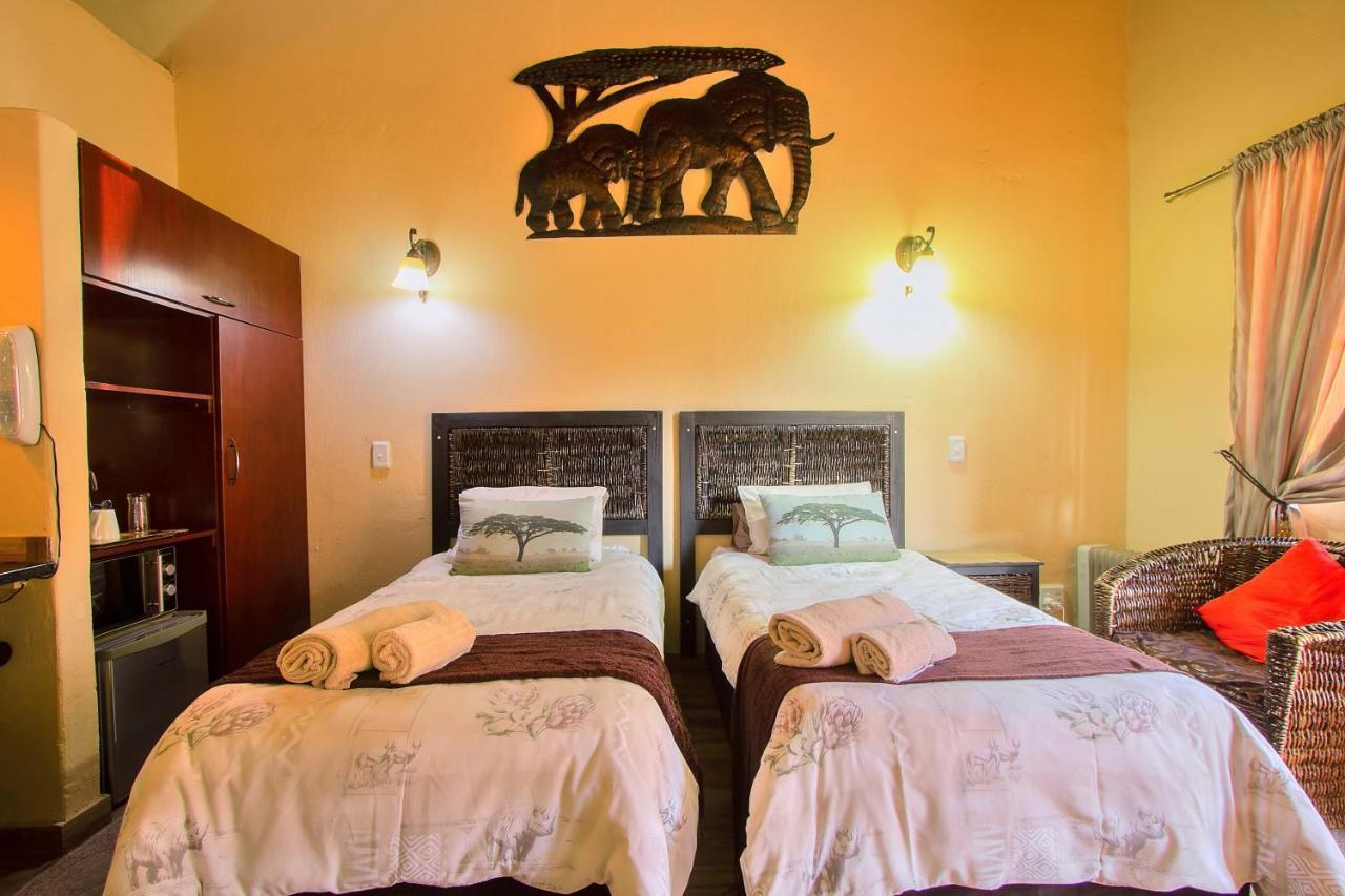 All Over Africa Guest House Kempton Park Exterior photo