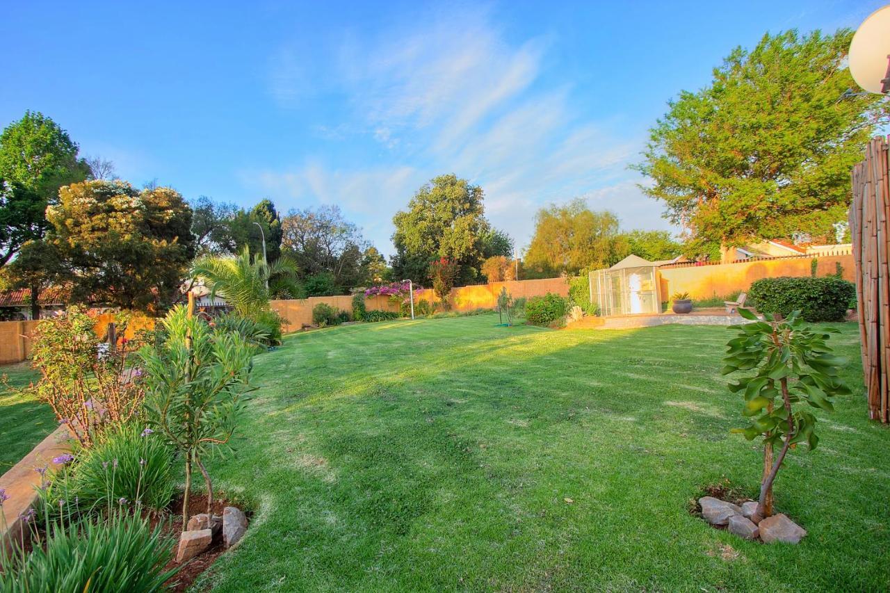 All Over Africa Guest House Kempton Park Exterior photo